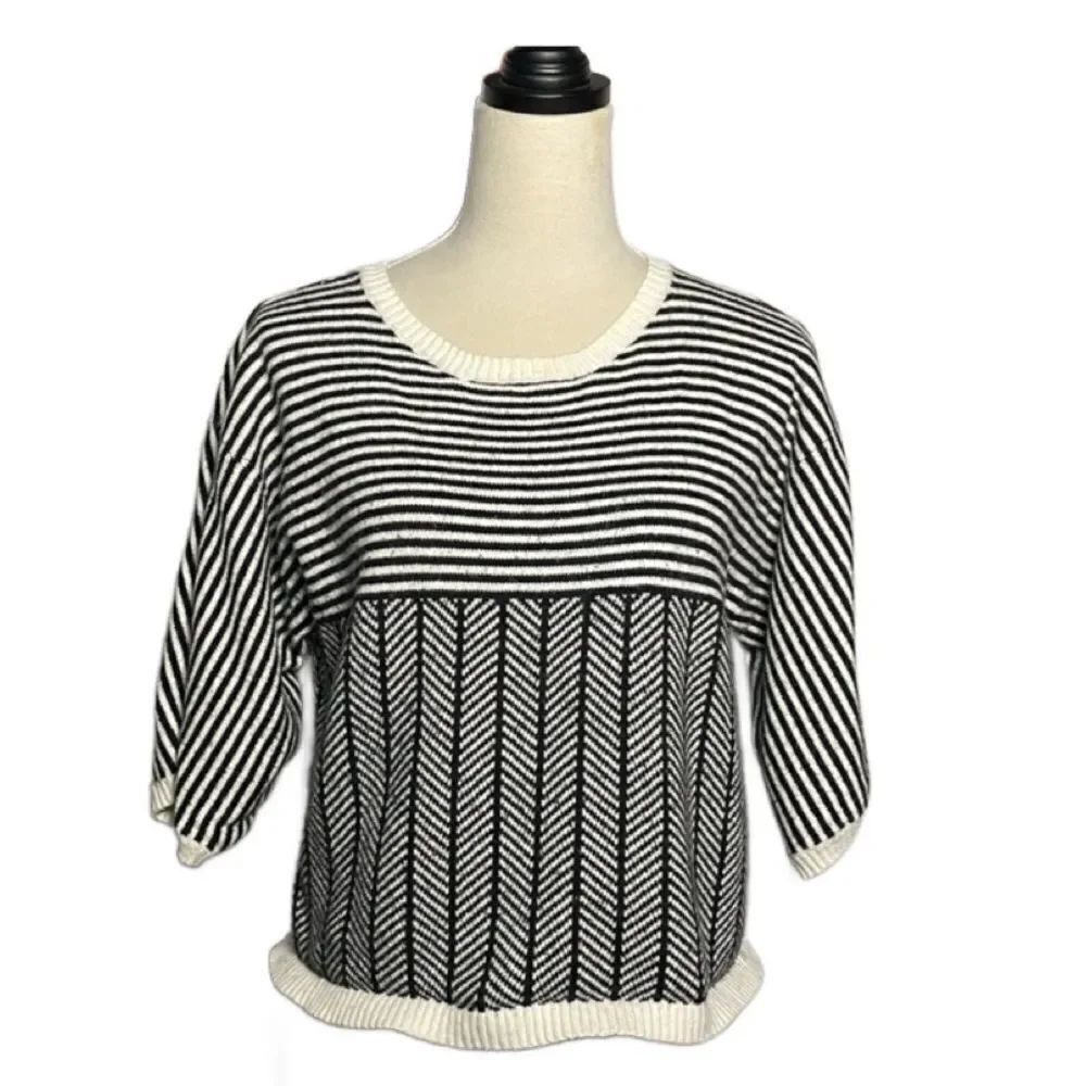 C. Wonder Black and White Striped Cropped Pullover Sweater (Size: Medium)